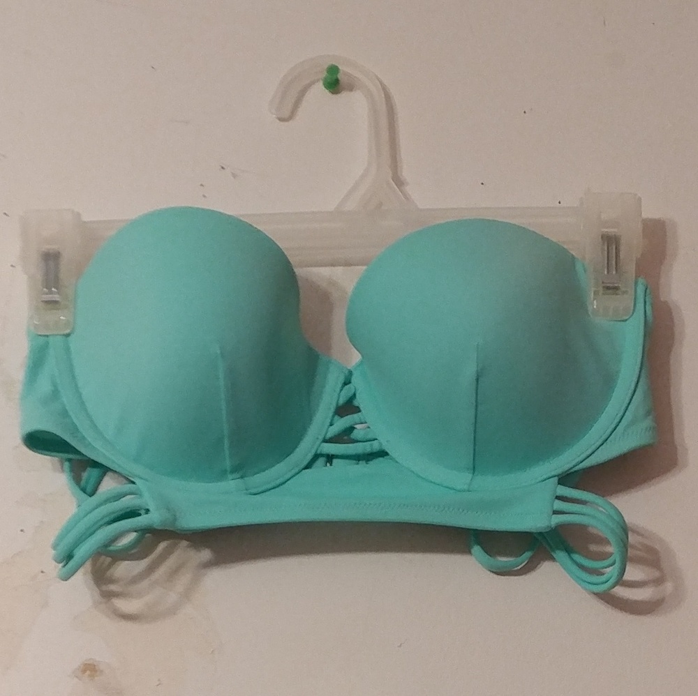 NWOT Victoria's Secret Bikini Top